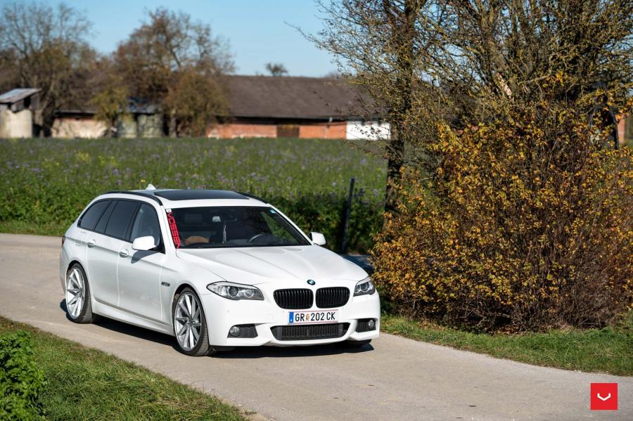  BMW 5-Series Touring on Vossen Wheels (CVT) 2016 года  (фото 12 из 17)